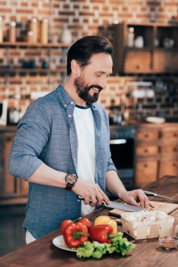 yemek sebze salata adam