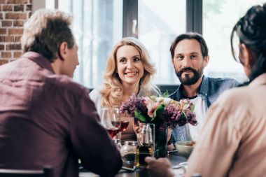 akşam yemeği arkadaşlar 