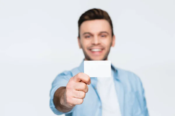 Hombre con tarjeta de crédito - foto de stock