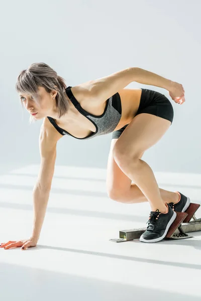 Correr mujer deportiva - foto de stock