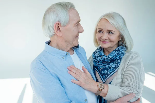 Glückliches Seniorenpaar — Stockfoto