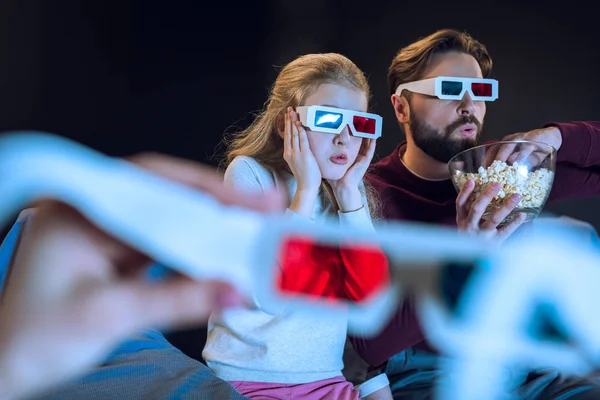 Padre e hija en gafas 3d — Stock Photo