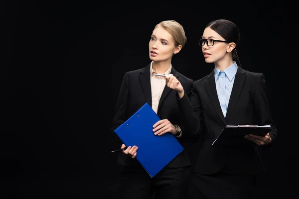 Conectando-se durante o trabalho de mulheres de negócios — Fotografia de Stock