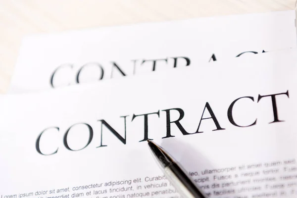 Vue rapprochée de l'inscription du contrat — Photo de stock