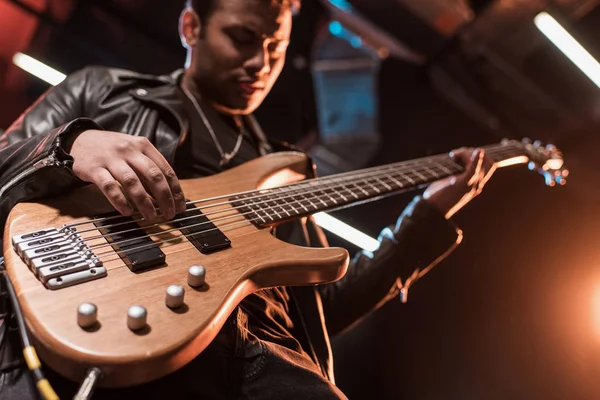 Guitarrista elétrico — Fotografia de Stock