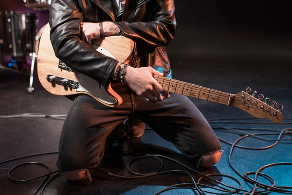 Electric guitar player — Stock Photo