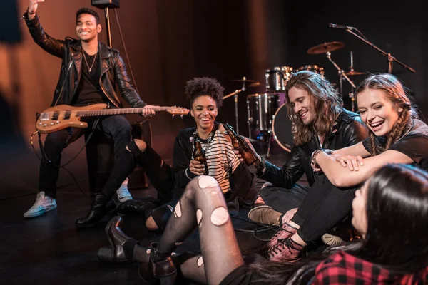 Rock and Roll Band auf der Bühne — Stockfoto