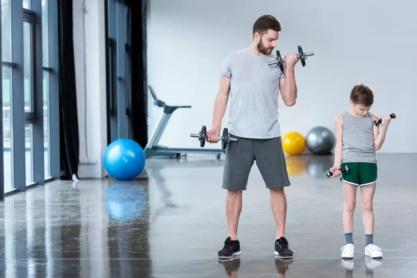 Boy training with coach — Stock Photo