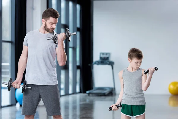 Boy training with coach — Stock Photo