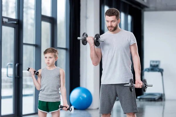 Boy training with coach — Stock Photo