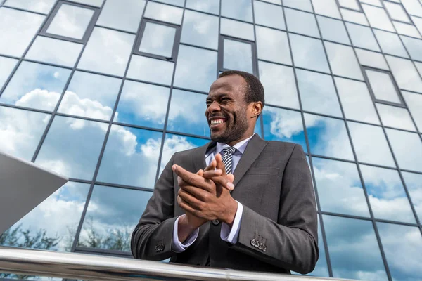 Успішний афроамериканський бізнесмен — стокове фото