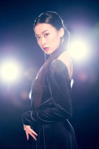 Glamour asiático mujer - foto de stock