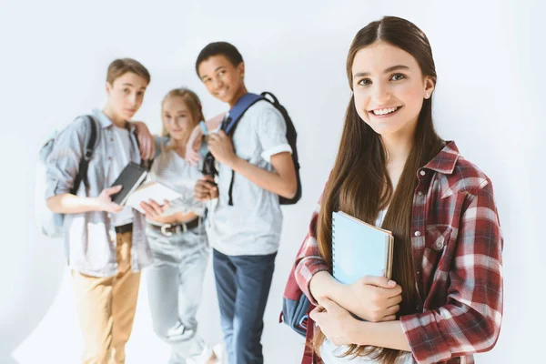 Grupo multicultural de estudiantes - foto de stock