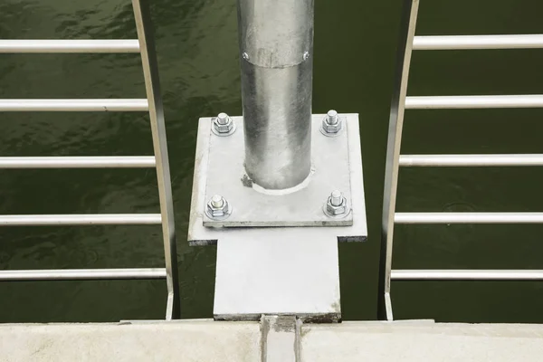 Farolas iluminadas, farolas poste con tornillo —  Fotos de Stock