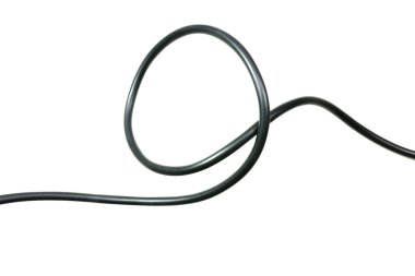 Beyaz arkaplan soyutlamasında siyah kablo izole edildi.