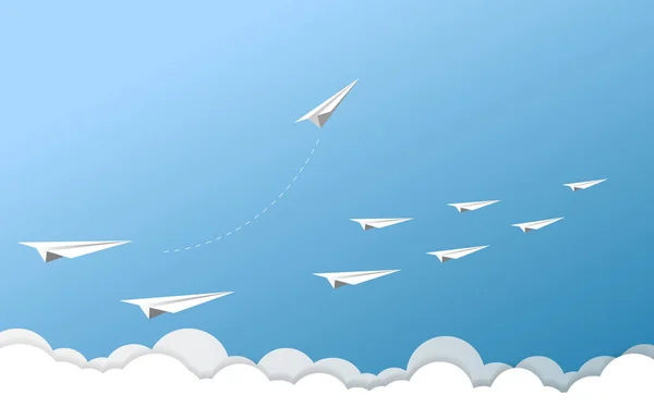Papírové letadlo jako vůdce mezi další letadlo, vedení, týmová práce na pozadí modré oblohy. — Stockový vektor