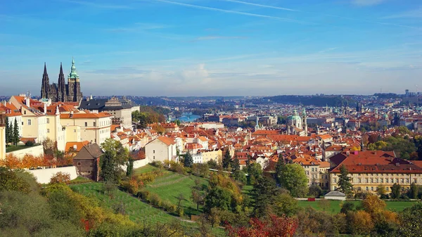 Praga panorama, República Checa — Fotografia de Stock
