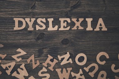Word disleksi ahşap arka plan üzerinde