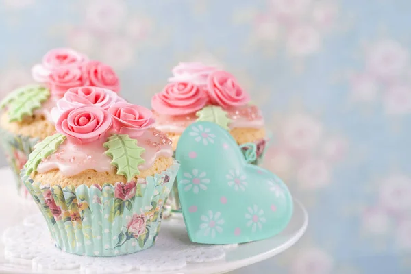 Pastell gefärbte Cupcakes — Stockfoto