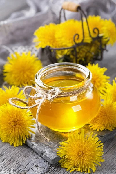 Pitypang méz jar — Stock Fotó