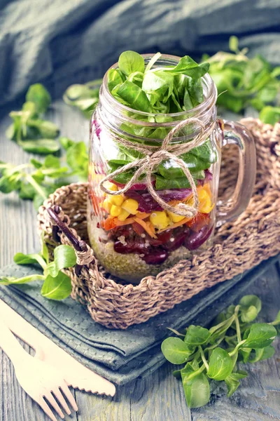 Hausgemachter Gemüsesalat — Stockfoto