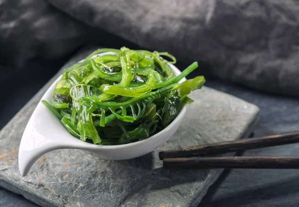 Japanese seaweed salad — Stock Photo, Image