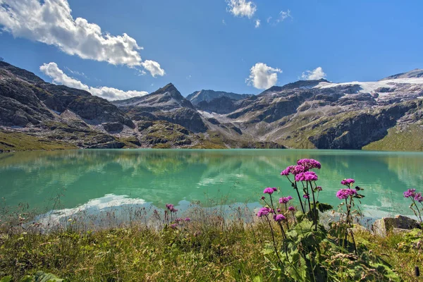 Lago no Parque Nacional High Tauern — Fotografia de Stock