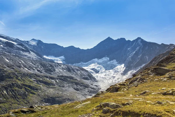 Mountains with glacier — Stock Photo, Image