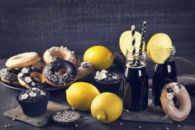 Kömür limonata limon ile