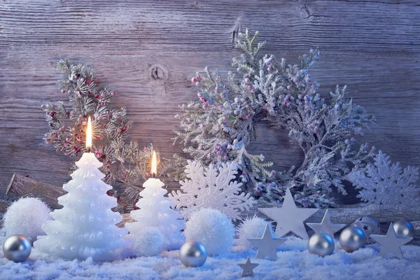 Burning candles and christmas decoration — Stock Photo, Image