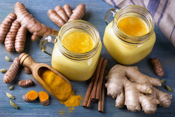 Curcuma Latte bevanda — Foto Stock