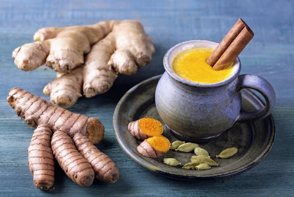 Golden milk with turmeric — Stock Photo, Image