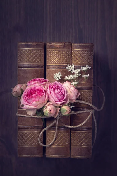 Pink Flowers Old Books Brown Background — Stock Photo, Image