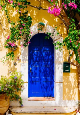 Geleneksel Yunan binanın cephe.