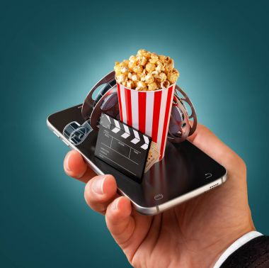 Smartphone Uygulama online satın alma ve sinema biletleri rezervasyon. Canlı film ve video izlemek. Patlamış mısır, sinema reel, tek kullanımlık Kupası, tokmağı ve smarthone bilet alışılmadık 3d çizimi