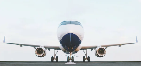 Avión comercial blanco parado en la pista del aeropuerto al atardecer. Vista frontal del avión de pasajeros está despegando. Concepto de avión Ilustración 3D . — Foto de Stock