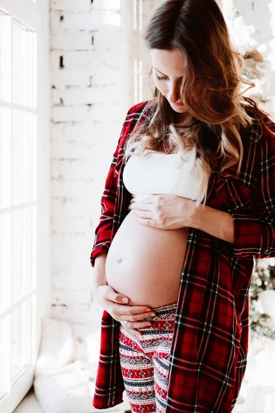 Happy beautiful pregnant woman — Stock Photo, Image