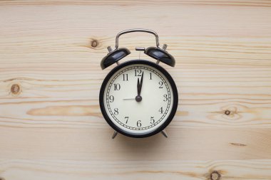 Çalar saat, üstten görünüm