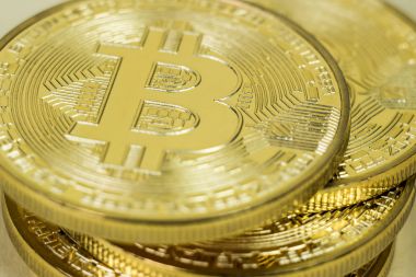Altın Bitcoin fotoğraf sanal para sikke.