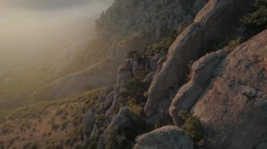 Kırım 'daki Hayaletler Vadisi' nin inanılmaz manzarası.