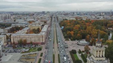 Saint-Petersburg trafiği ana caddede
