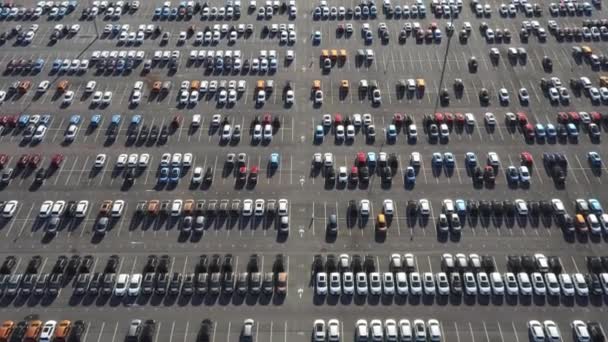 Vue aérienne concession de voitures Parking avec un grand nombre de voitures 