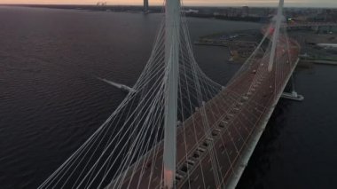 Saint-Petersburg, Rusya 'da kablo köprü trafiği