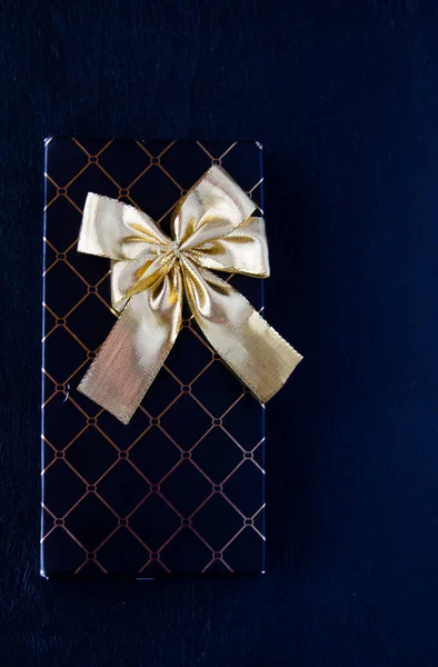 box gift golden bow