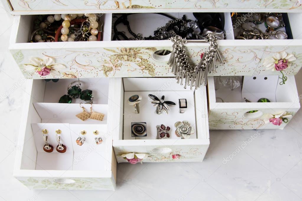 Storage of jewelry in a special chest of drawers