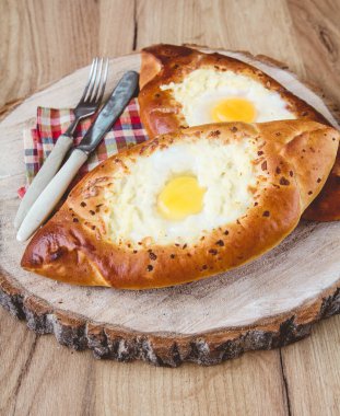 peynir ve yumurta ile şekersiz pies