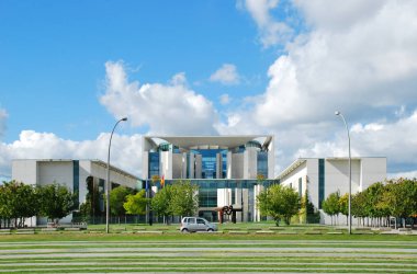 Berlin'de Alman Başbakanlık (Bundeskanzleramt)