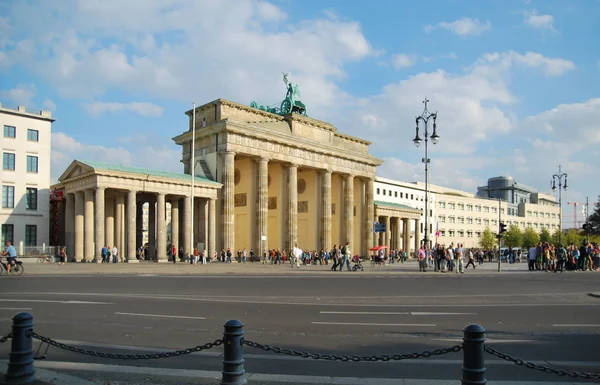 Бранденбургские ворота в Берлине . — стоковое фото