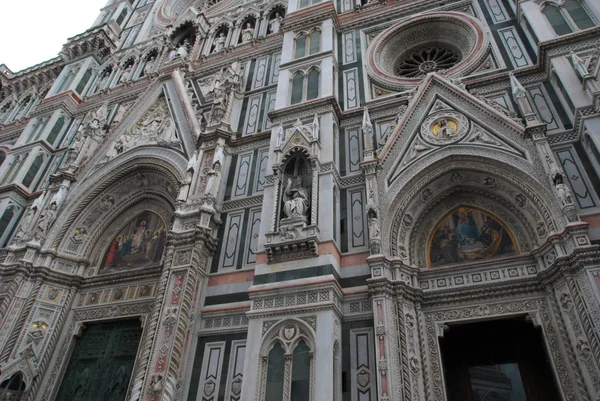フィレンツェ イタリアのフィレンツェのドゥオーモ Duomo Firenze の花の聖マリアのフィレンツェ大聖堂 — ストック写真