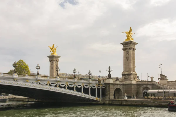 Pont Alexandre Iii Στο Παρίσι Εκτείνονται Στον Ποταμό Σηκουάνα Στο — Φωτογραφία Αρχείου
